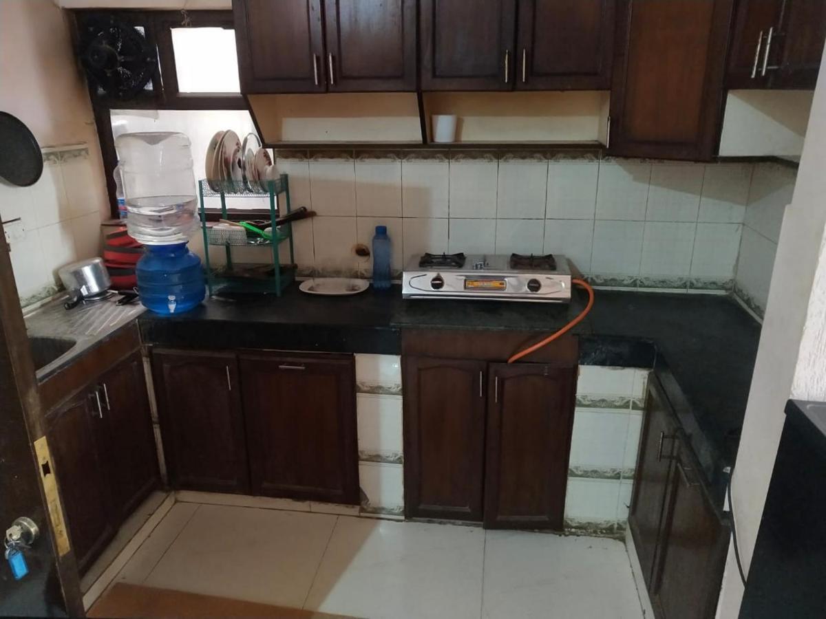 Mufis Homestay, Emerald Compound, New Palam Vihar-2 Ґурґаон Екстер'єр фото
