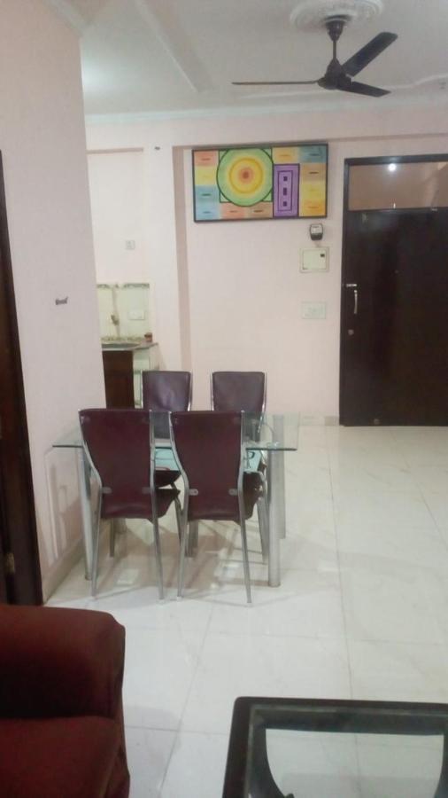Mufis Homestay, Emerald Compound, New Palam Vihar-2 Ґурґаон Екстер'єр фото